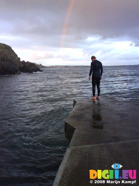 JTP00186 Marijn contemplating to dive at Guillemene with Rainbow